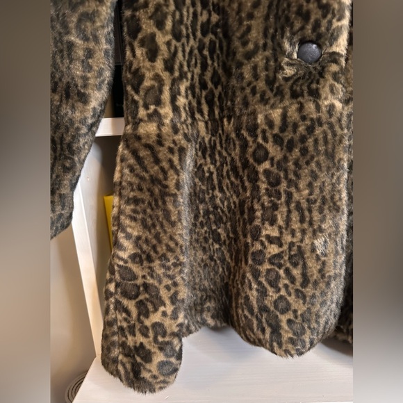 Free People Faux Fur Leopard Swing Coat. Size S - Picture 7 of 9